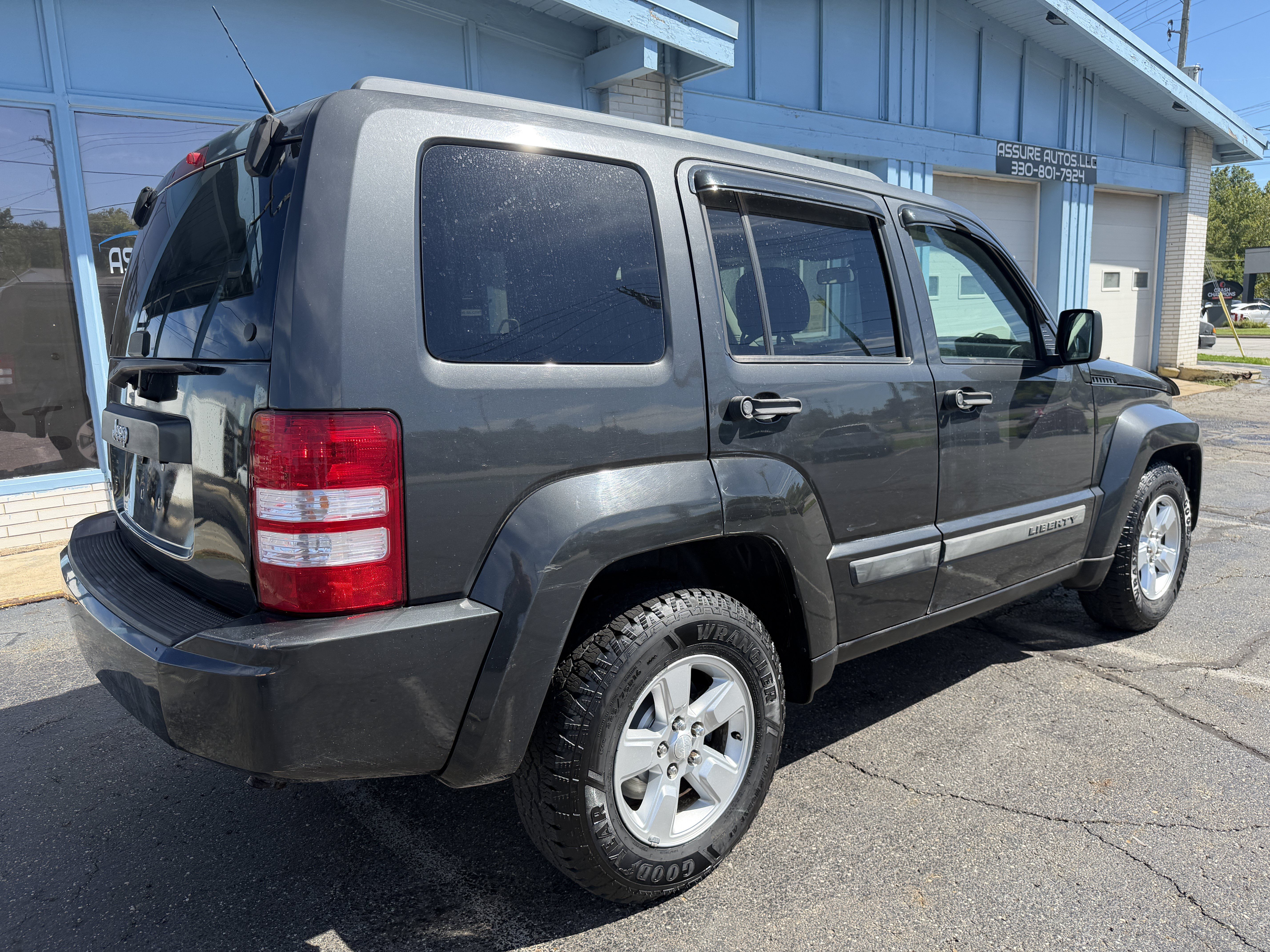 Used 2011 Jeep Liberty Sport w/ Popular Equipment Group AWD/4WD image 5