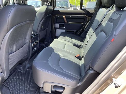 Used 2023 Land Rover Defender 130 X-Dynamic SE AWD/4WD image 17
