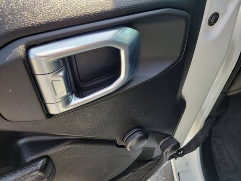 Certified 2022 Jeep Gladiator Sport image 14