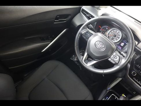 Used 2022 Toyota Corolla Cross LE AWD/4WD image 16