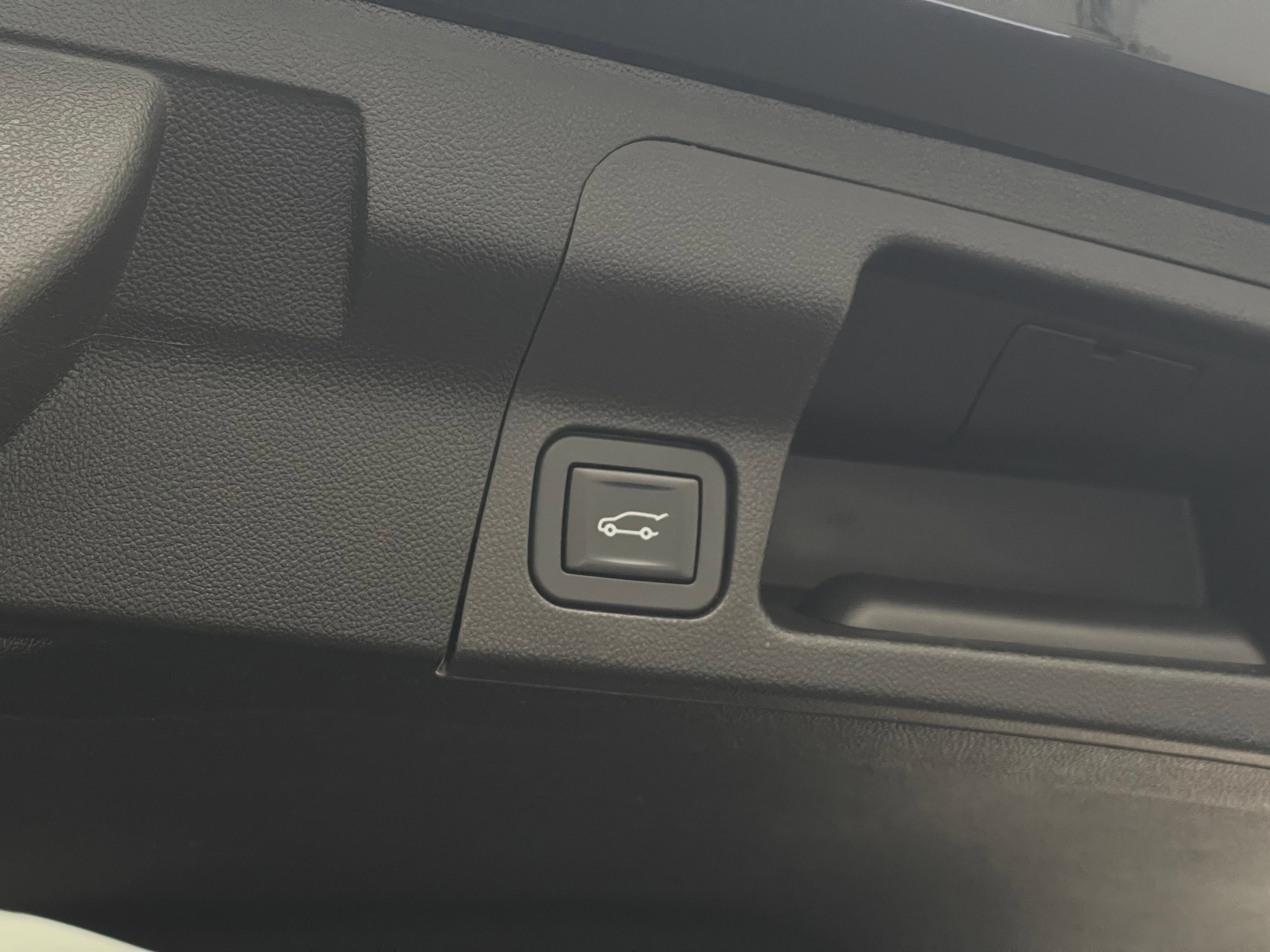Used 2019 GMC Acadia Denali w/ Technology Package AWD/4WD image 10