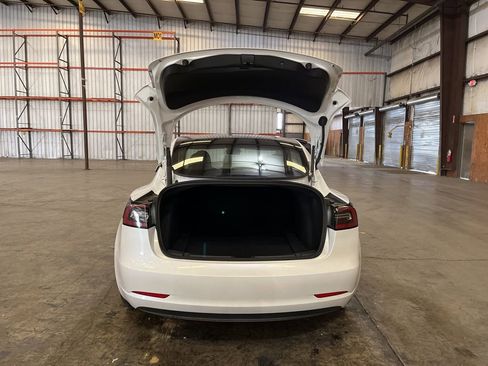 Used 2023 Tesla Model 3 Standard Range image 13