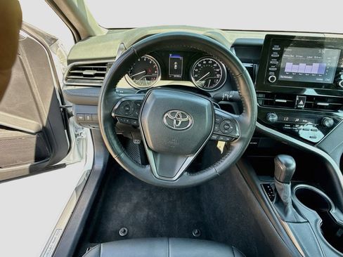Used 2024 Toyota Camry SE FWD image 11
