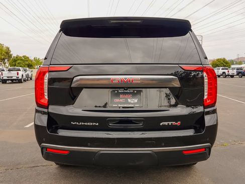 Used 2023 GMC Yukon AT4 w/ AT4 Premium Package AWD/4WD image 11