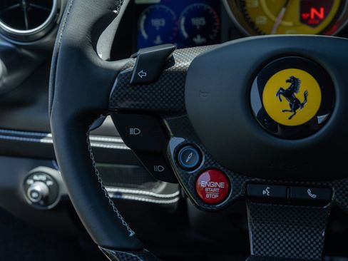 Used 2022 Ferrari F8 Tributo RWD image 39