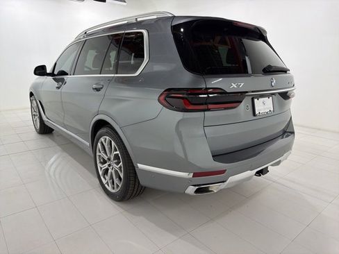 Used 2024 BMW X7 xDrive40i image 3