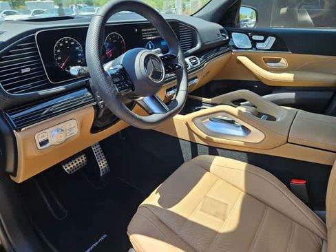 New 2026 Mercedes-Benz GLS 450 4MATIC image 2