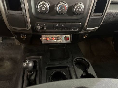 Used 2014 RAM 2500 Tradesman w/ Chrome Appearance Group AWD/4WD image 17