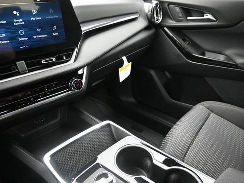New 2026 Chevrolet Equinox LT w/ LPO, Floor Liner Package AWD/4WD image 28
