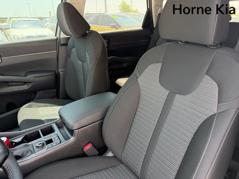 New 2026 Kia Sorento LX FWD image 10