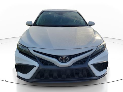 Used 2023 Toyota Camry SE FWD image 2