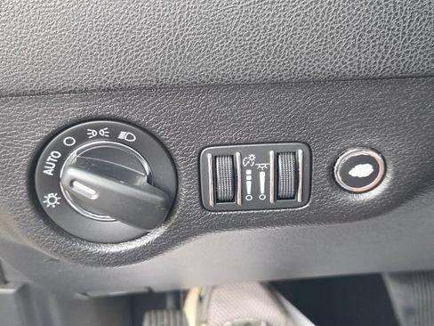 Used 2019 Chrysler 300 Touring L w/ Quick Order Package 22F RWD image 26