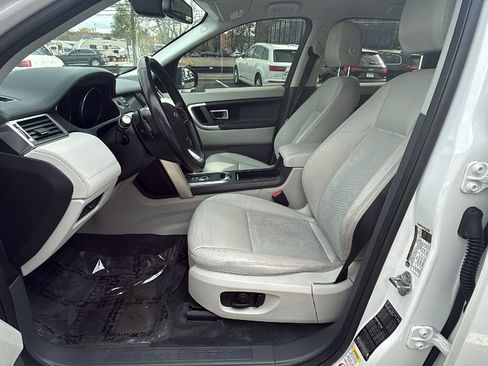 Used 2018 Land Rover Discovery Sport SE AWD/4WD image 10