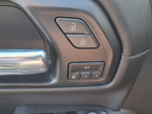 Used 2021 GMC Sierra 1500 SLT AWD/4WD image 17