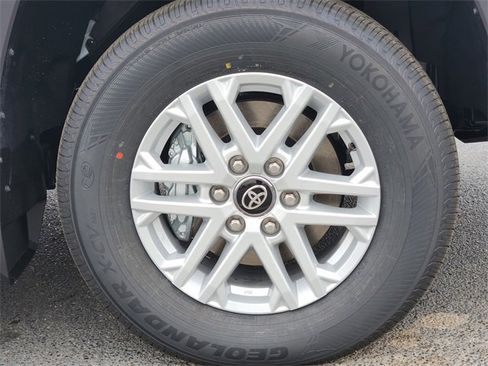 New 2026 Toyota Tundra SR5 image 7