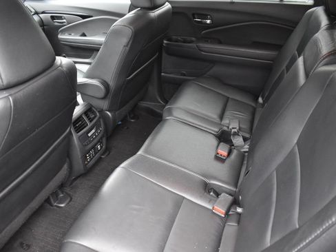 Used 2017 Honda Pilot Touring image 23