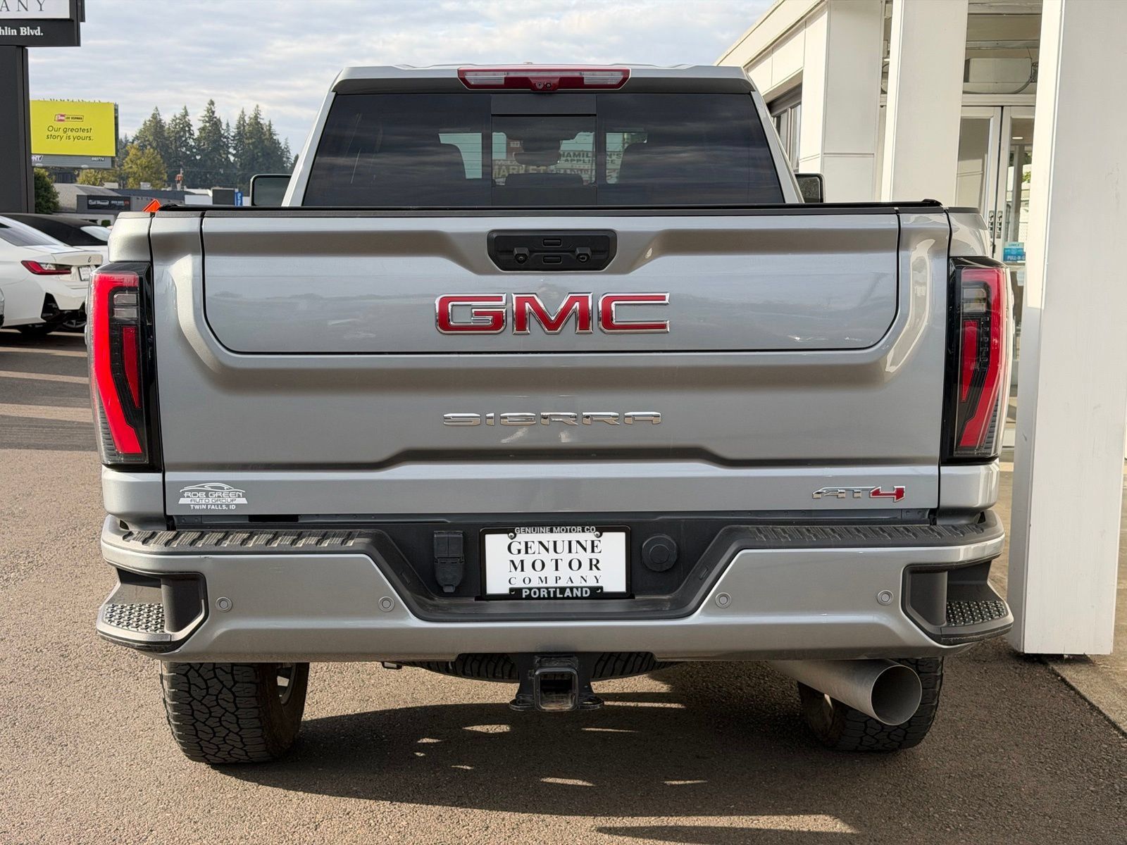 Used 2025 GMC Sierra 2500 AT4 w/ AT4 Premium Plus Package AWD/4WD image 4
