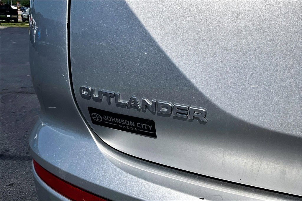 Used 2024 Mitsubishi Outlander SE Black Edition AWD/4WD image 8