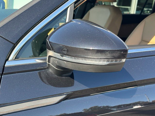 Used 2023 Volkswagen Tiguan SE AWD/4WD image 10