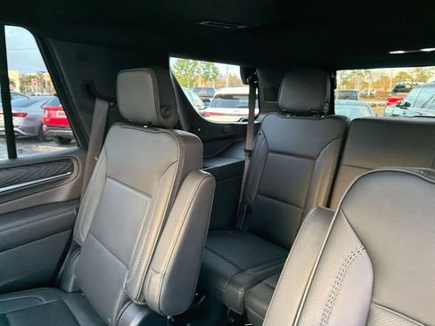 Used 2022 GMC Yukon Denali image 32