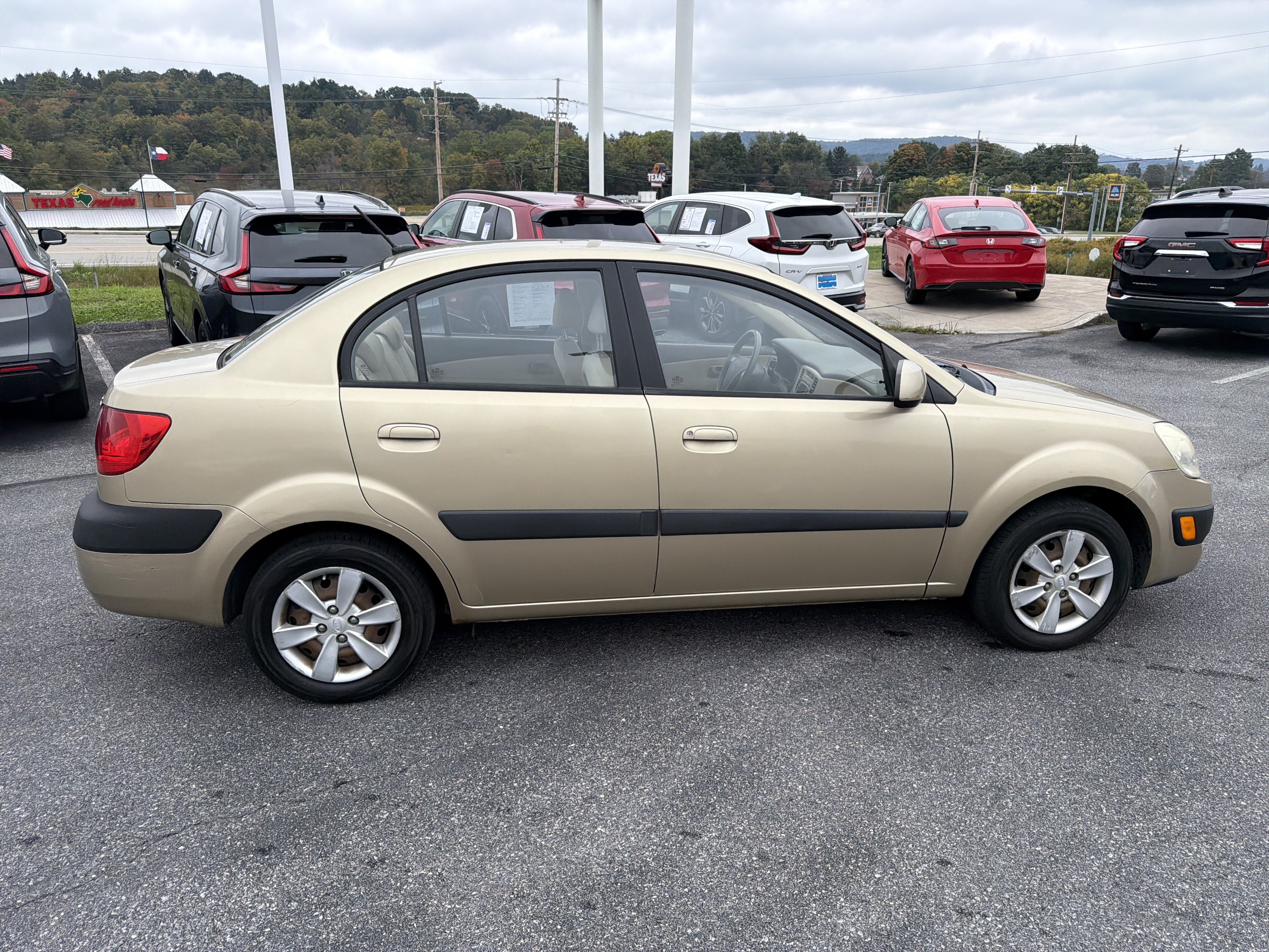 Used 2009 Kia Rio LX FWD image 4