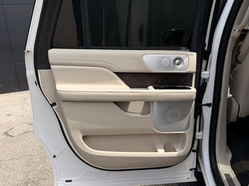 Used 2019 Lincoln Navigator L Reserve AWD/4WD image 33
