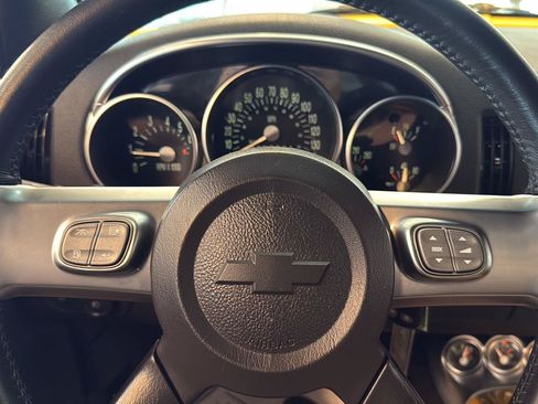 Used 2006 Chevrolet SSR w/ Preferred Equipment Group RWD image 15