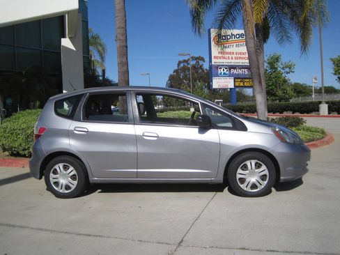 Used 2010 Honda Fit image 2
