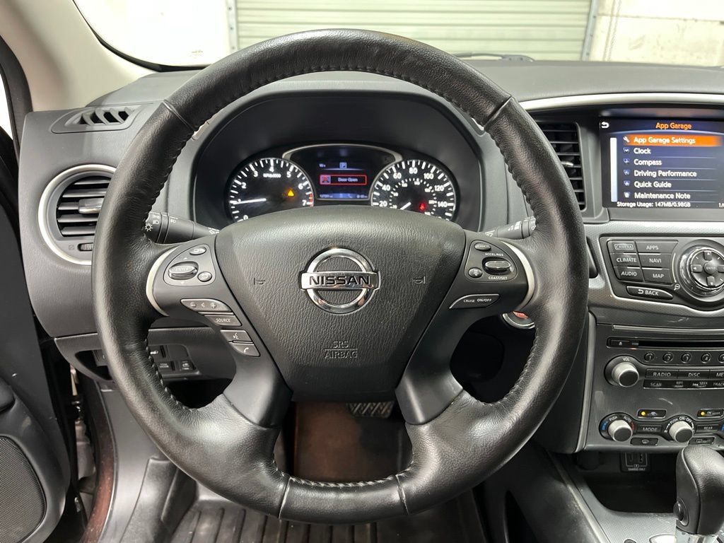 Used 2020 Nissan Pathfinder SL FWD image 17