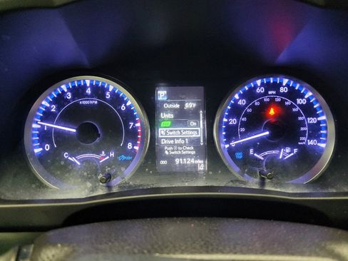 Used 2019 Toyota Highlander LE image 23