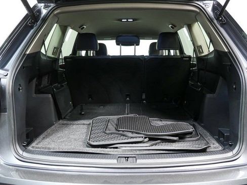 Used 2024 Volkswagen Atlas SE image 28