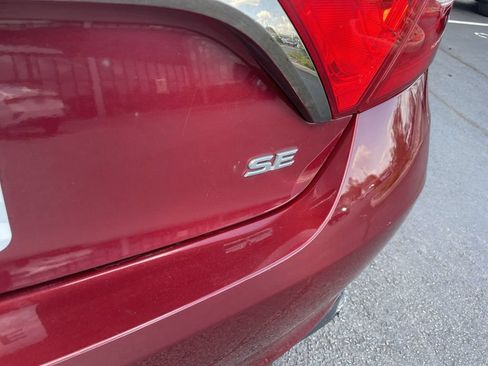 Used 2015 Toyota Camry SE FWD image 6