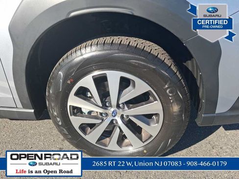 Certified 2025 Subaru Outback Premium AWD/4WD image 4