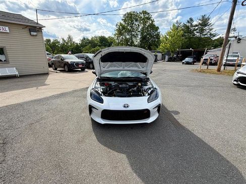 Used 2024 Toyota GR86 RWD image 23