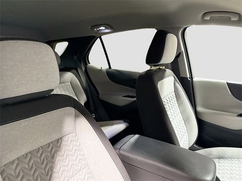 Used 2023 Chevrolet Equinox LS w/ LS Convenience Package image 29