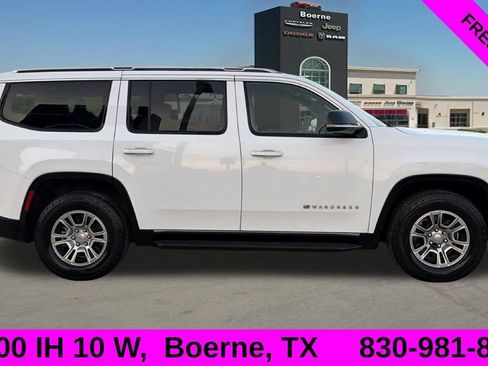 Used 2023 Jeep Wagoneer 4WD image 2