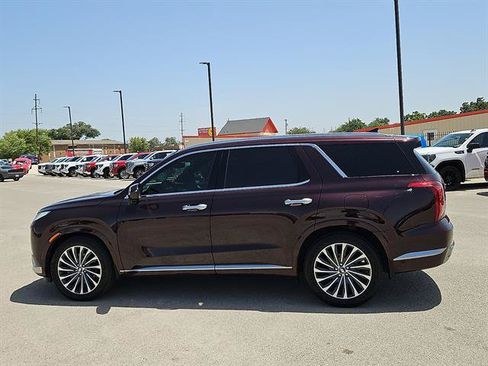 Used 2024 Hyundai Palisade Calligraphy AWD/4WD image 2