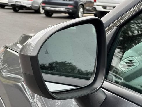 Used 2025 Nissan Rogue SV FWD image 53