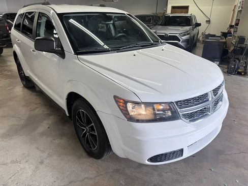 Used 2018 Dodge Journey SE w/ Blacktop Package FWD image 7