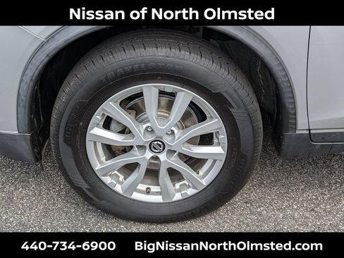 Used 2018 Nissan Rogue SV AWD/4WD image 29