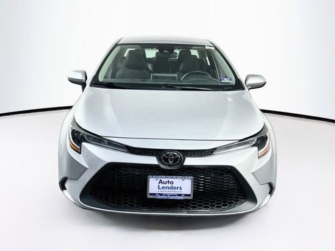 Used 2020 Toyota Corolla LE FWD image 2