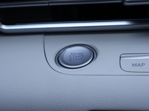 New 2026 Hyundai Elantra Limited image 34