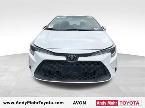 Used 2020 Toyota Corolla LE image 3