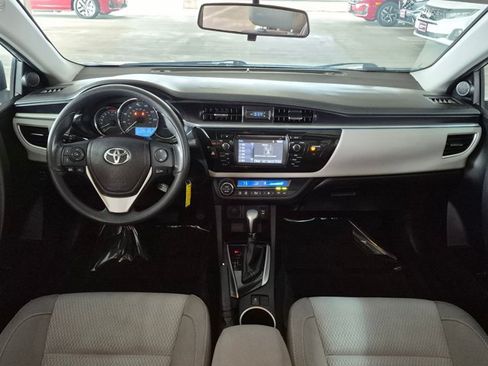 Used 2016 Toyota Corolla LE FWD image 16