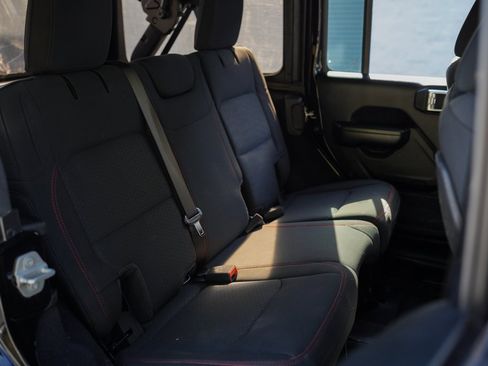 Used 2021 Jeep Wrangler Unlimited Rubicon w/ Steel Bumper Group image 25