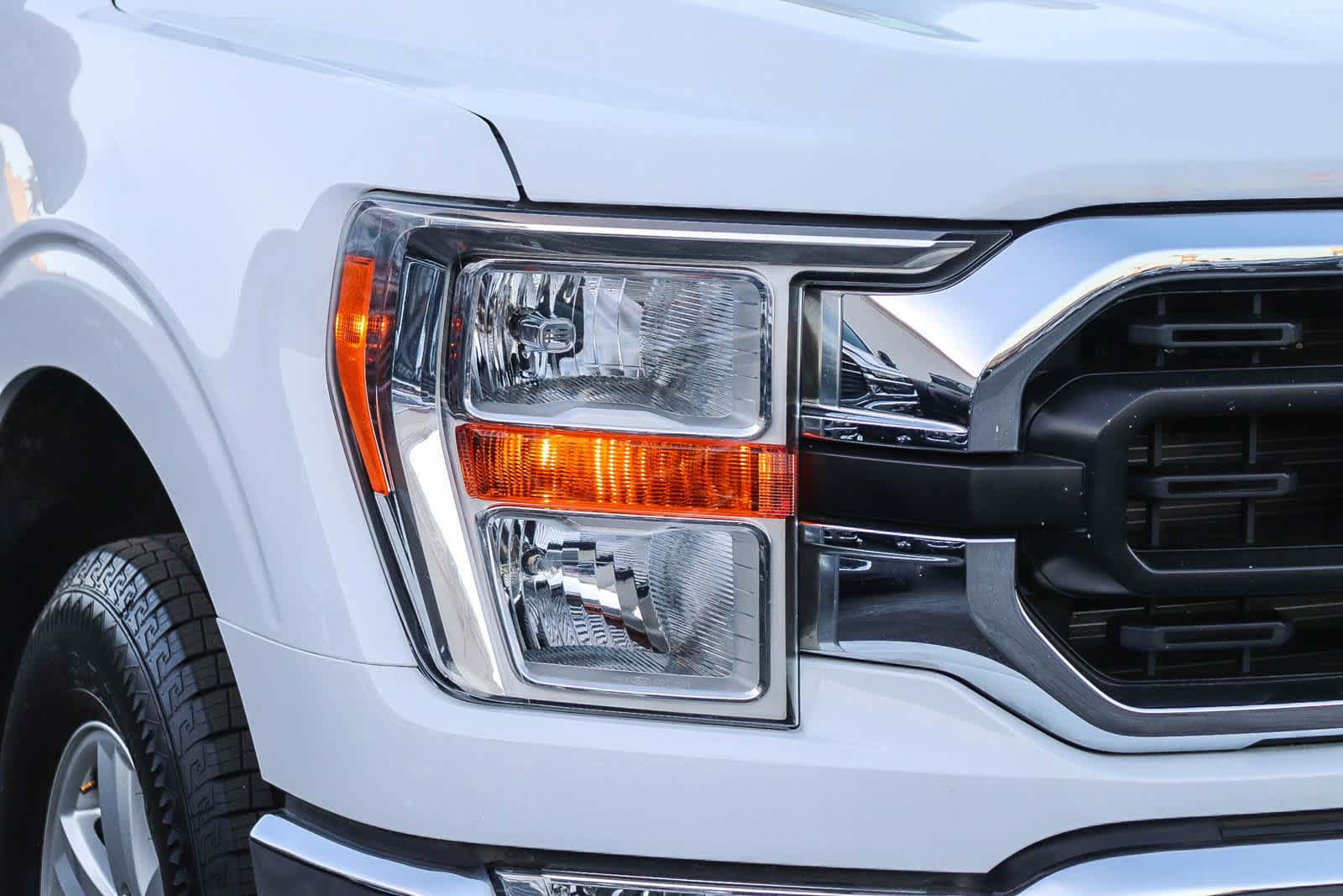Used 2022 Ford F150 XLT w/ Trailer Tow Package AWD/4WD image 8