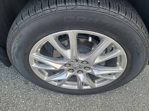 Used 2023 Buick Enclave Premium FWD image 7