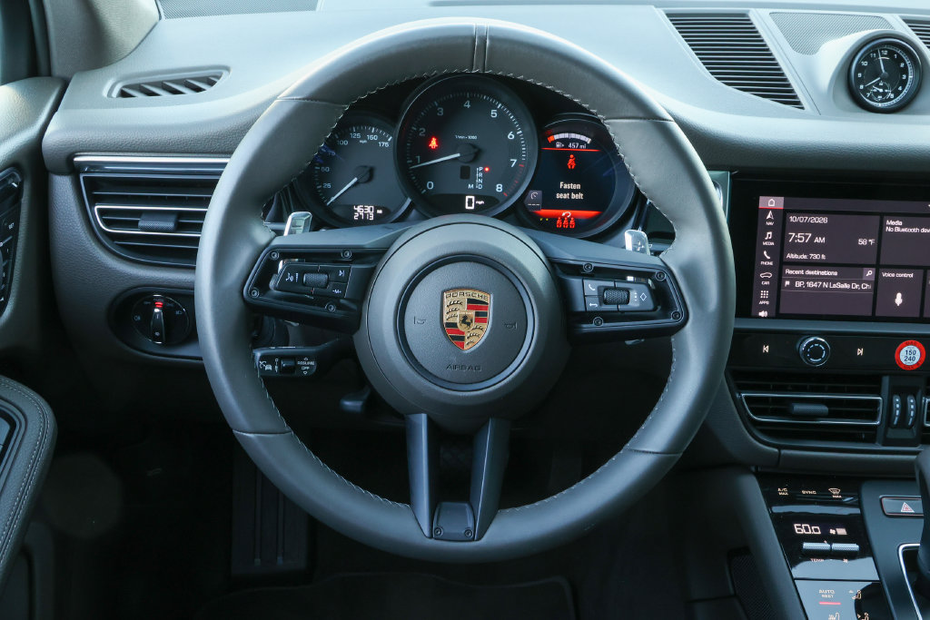Certified 2026 Porsche Macan AWD/4WD image 35