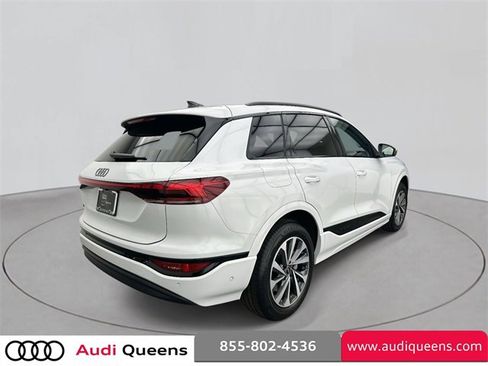 Used 2025 Audi Q6 e-tron Premium Plus image 4