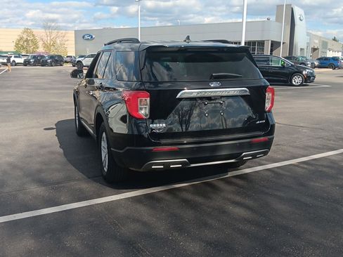 Used 2024 Ford Explorer XLT w/ Equipment Group 202A AWD/4WD image 6